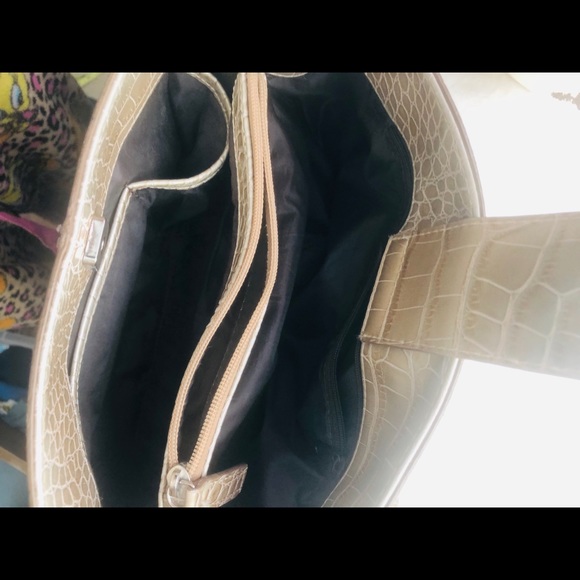 TOMMY HILFIGER HANDBAG - Picture 7 of 8